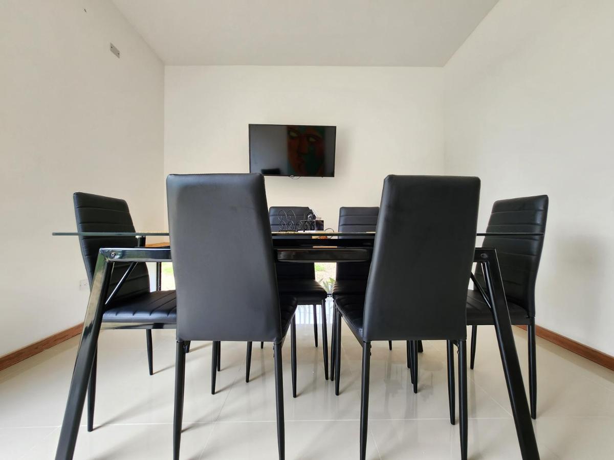 Amazonia Deluxe Lake Condo Летісія Екстер'єр фото